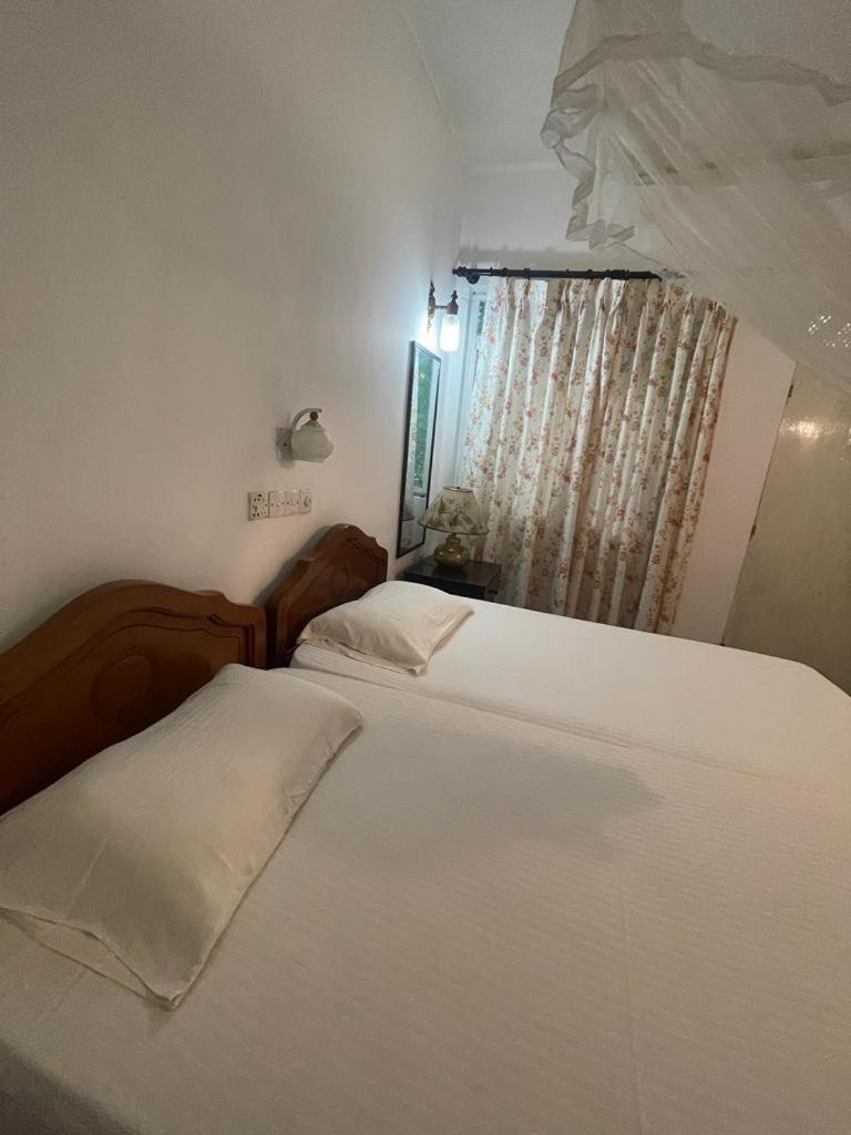 Kandy Inn Madugalle'S Family Guest House Eksteriør billede