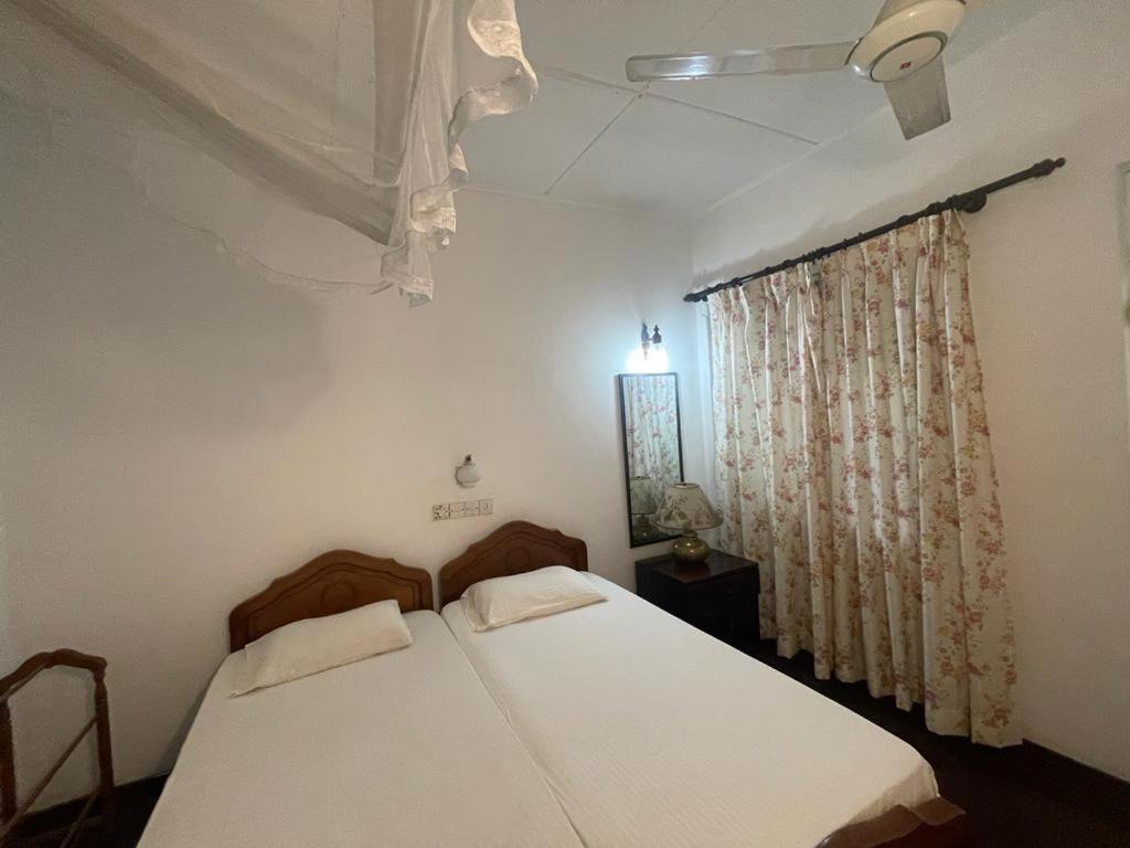 Kandy Inn Madugalle'S Family Guest House Eksteriør billede
