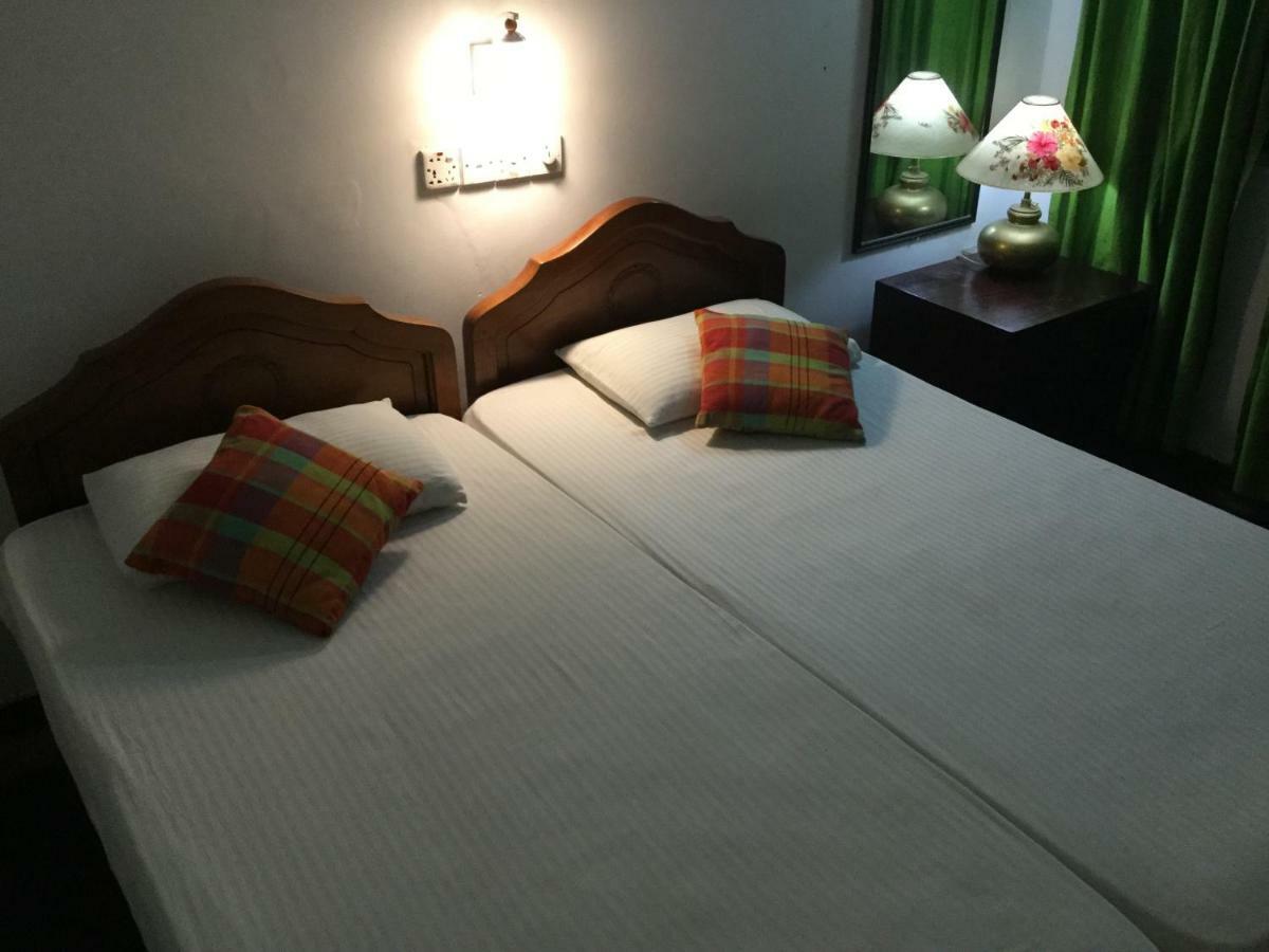 Kandy Inn Madugalle'S Family Guest House Eksteriør billede